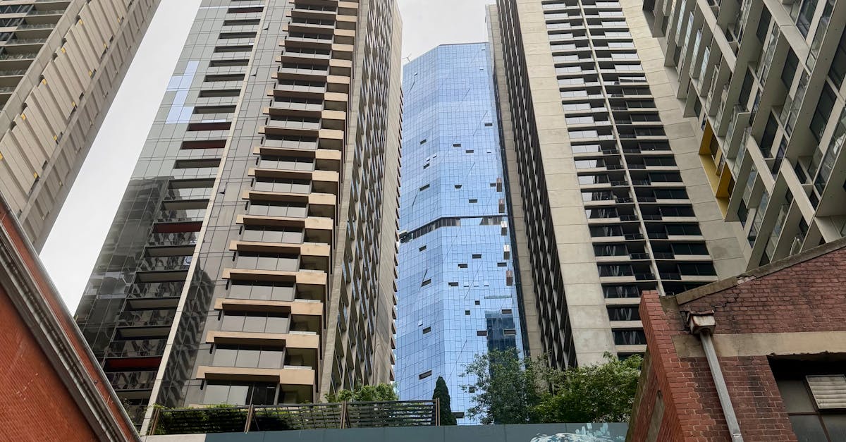 Integrating Insulation in Commercial Roof Designs for Efficiency